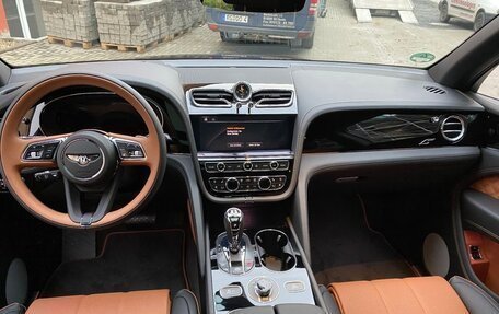 Bentley Bentayga I, 2022 год, 17 300 000 рублей, 12 фотография