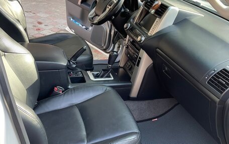 Toyota Land Cruiser Prado 150 рестайлинг 2, 2010 год, 3 100 000 рублей, 3 фотография