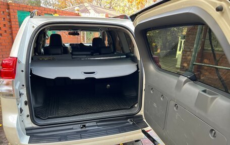 Toyota Land Cruiser Prado 150 рестайлинг 2, 2010 год, 3 100 000 рублей, 14 фотография