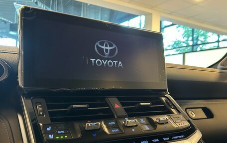 Toyota Land Cruiser, 2024 год, 12 990 000 рублей, 16 фотография