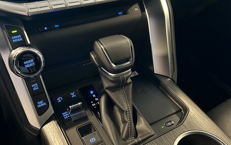 Toyota Land Cruiser, 2024 год, 12 990 000 рублей, 15 фотография
