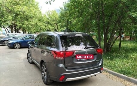 Mitsubishi Outlander III рестайлинг 3, 2015 год, 2 100 000 рублей, 3 фотография