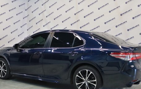 Toyota Camry, 2018 год, 2 799 000 рублей, 2 фотография