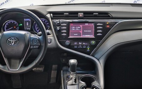 Toyota Camry, 2018 год, 2 799 000 рублей, 10 фотография