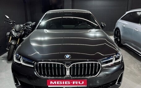 BMW 5 серия, 2021 год, 6 750 000 рублей, 2 фотография