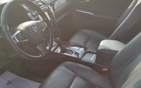 Toyota Camry, 2016 год, 1 900 000 рублей, 5 фотография