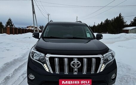 Toyota Land Cruiser Prado 150 рестайлинг 2, 2017 год, 4 300 000 рублей, 4 фотография