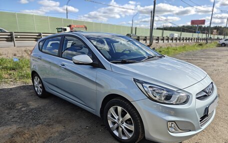 Hyundai Solaris II рестайлинг, 2011 год, 830 000 рублей, 1 фотография