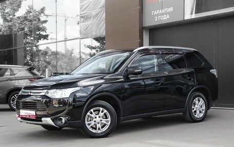 Mitsubishi Outlander III рестайлинг 3, 2014 год, 1 355 000 рублей, 1 фотография