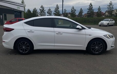Hyundai Elantra VI рестайлинг, 2016 год, 1 250 000 рублей, 5 фотография