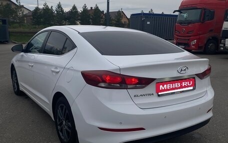 Hyundai Elantra VI рестайлинг, 2016 год, 1 250 000 рублей, 8 фотография