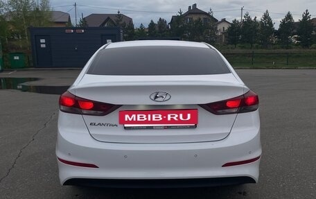 Hyundai Elantra VI рестайлинг, 2016 год, 1 250 000 рублей, 7 фотография