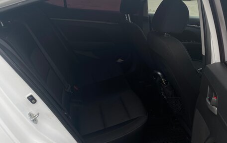 Hyundai Elantra VI рестайлинг, 2016 год, 1 250 000 рублей, 16 фотография