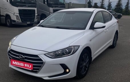 Hyundai Elantra VI рестайлинг, 2016 год, 1 250 000 рублей, 3 фотография