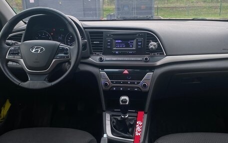 Hyundai Elantra VI рестайлинг, 2016 год, 1 250 000 рублей, 10 фотография