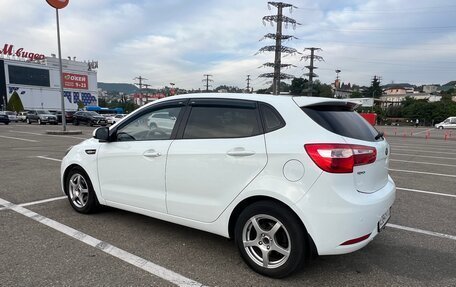 KIA Rio III рестайлинг, 2013 год, 800 000 рублей, 24 фотография