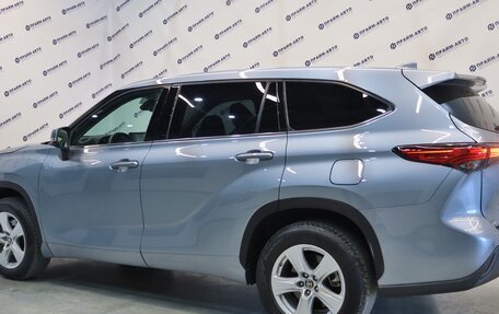 Toyota Highlander, 2021 год, 4 690 000 рублей, 2 фотография