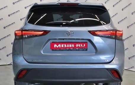 Toyota Highlander, 2021 год, 4 690 000 рублей, 4 фотография