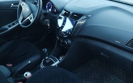 Hyundai Solaris II рестайлинг, 2012 год, 913 000 рублей, 4 фотография