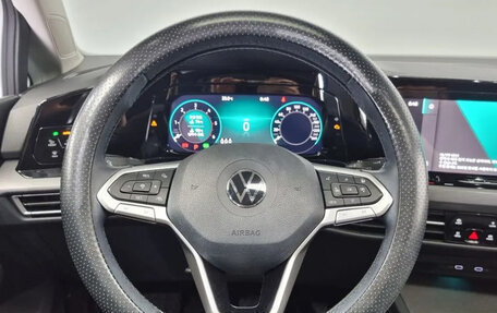 Volkswagen Golf VIII, 2022 год, 2 280 000 рублей, 13 фотография