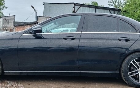 Mercedes-Benz E-Класс, 2018 год, 2 100 000 рублей, 3 фотография
