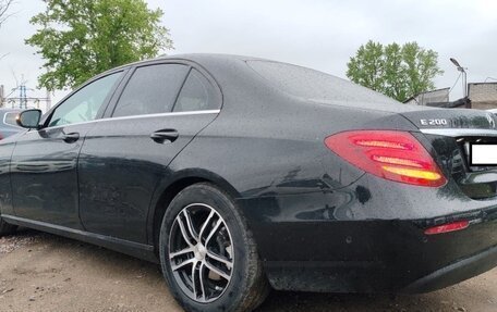Mercedes-Benz E-Класс, 2018 год, 2 100 000 рублей, 4 фотография