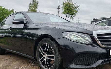 Mercedes-Benz E-Класс, 2018 год, 2 100 000 рублей, 2 фотография