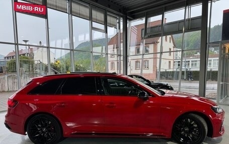 Audi RS 4, 2022 год, 6 850 000 рублей, 4 фотография