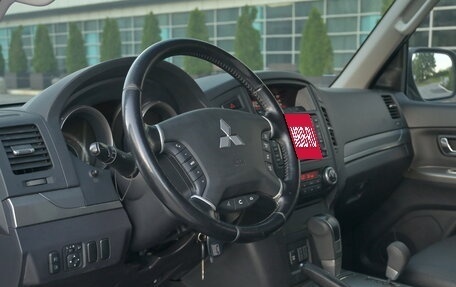 Mitsubishi Pajero IV, 2011 год, 2 345 990 рублей, 2 фотография