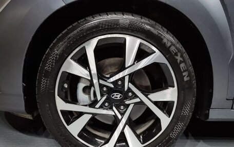 Hyundai Kona I, 2022 год, 2 150 000 рублей, 10 фотография