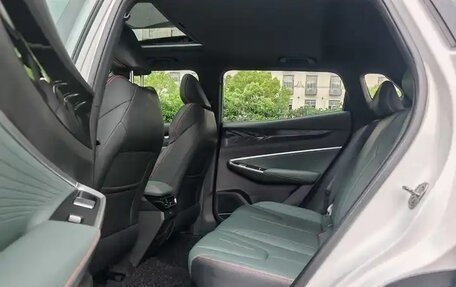 Geely Atlas, 2024 год, 2 100 000 рублей, 8 фотография
