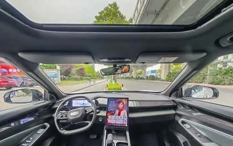 Geely Atlas, 2024 год, 2 100 000 рублей, 9 фотография