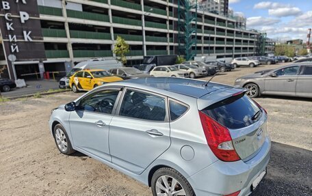 Hyundai Solaris II рестайлинг, 2011 год, 830 000 рублей, 4 фотография