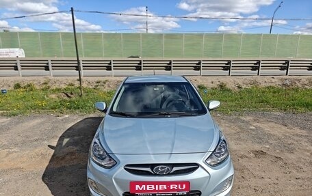 Hyundai Solaris II рестайлинг, 2011 год, 830 000 рублей, 2 фотография