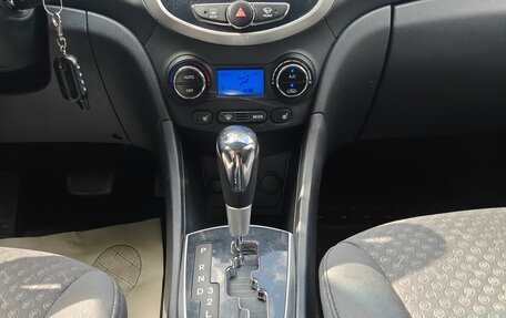 Hyundai Solaris II рестайлинг, 2011 год, 830 000 рублей, 11 фотография