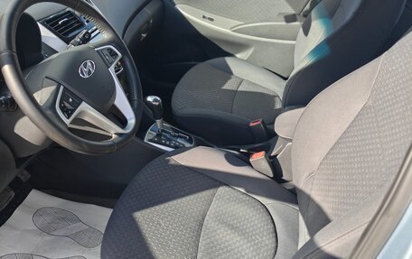 Hyundai Solaris II рестайлинг, 2011 год, 830 000 рублей, 8 фотография