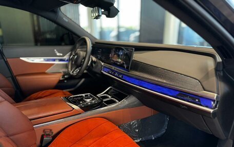 BMW 7 серия, 2023 год, 17 000 000 рублей, 13 фотография