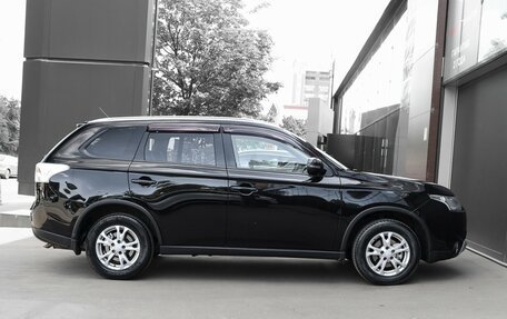 Mitsubishi Outlander III рестайлинг 3, 2014 год, 1 355 000 рублей, 8 фотография