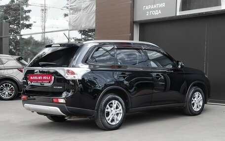 Mitsubishi Outlander III рестайлинг 3, 2014 год, 1 355 000 рублей, 5 фотография