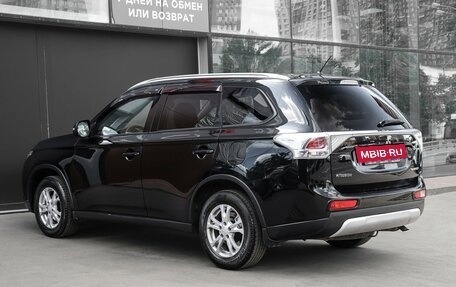 Mitsubishi Outlander III рестайлинг 3, 2014 год, 1 355 000 рублей, 7 фотография