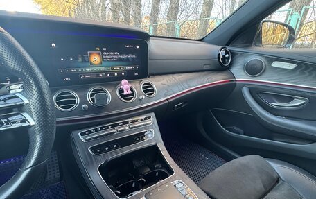 Mercedes-Benz E-Класс, 2020 год, 4 500 000 рублей, 11 фотография