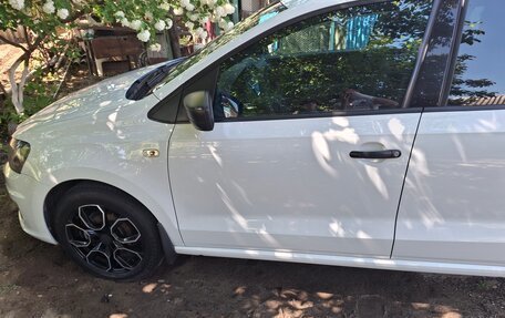 Volkswagen Polo VI (EU Market), 2019 год, 1 300 000 рублей, 2 фотография