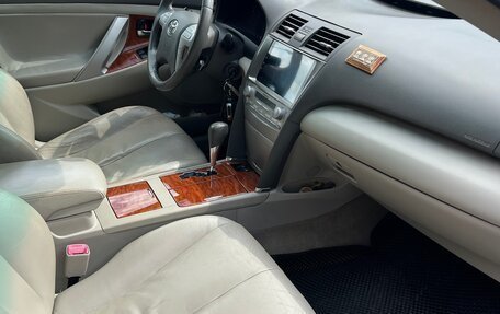 Toyota Camry, 2010 год, 1 125 000 рублей, 10 фотография