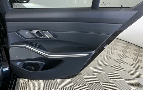 BMW 3 серия, 2019 год, 4 049 000 рублей, 21 фотография