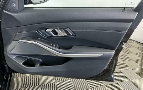BMW 3 серия, 2019 год, 4 049 000 рублей, 23 фотография