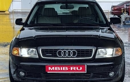 Audi A4, 2001 год, 699 999 рублей, 1 фотография