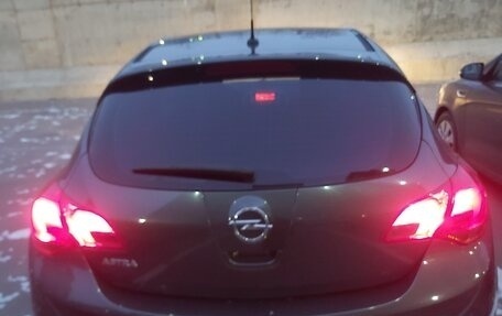 Opel Astra J, 2010 год, 700 000 рублей, 3 фотография