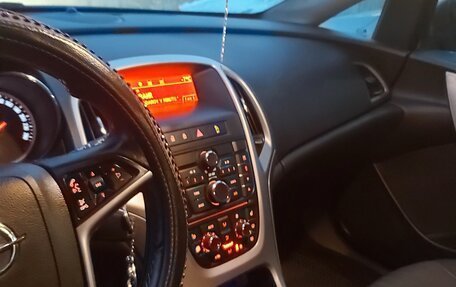 Opel Astra J, 2010 год, 700 000 рублей, 7 фотография