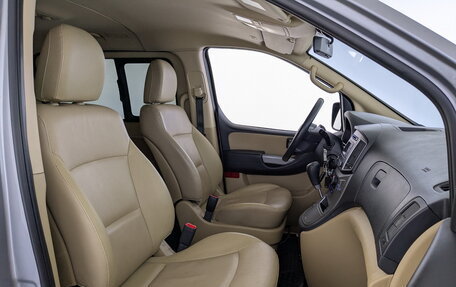 Hyundai H-1 II рестайлинг, 2016 год, 2 275 000 рублей, 23 фотография