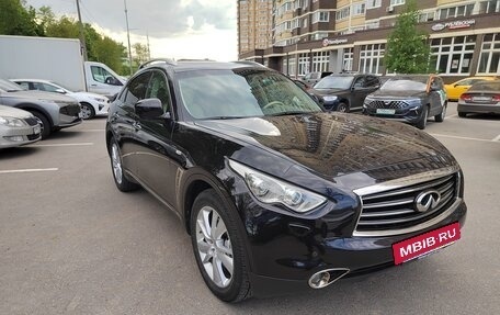 Infiniti QX70, 2015 год, 2 430 000 рублей, 7 фотография